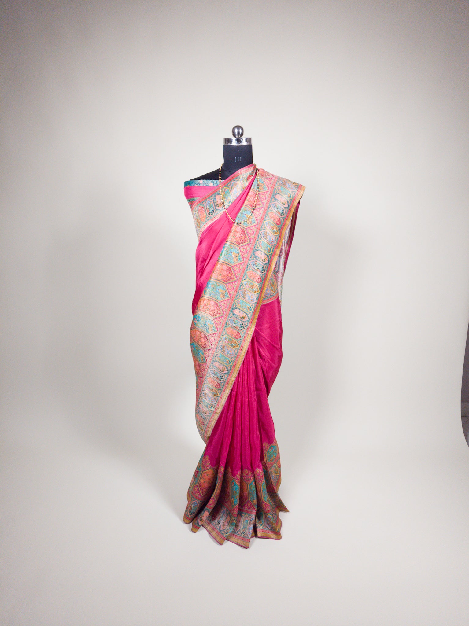 Vastranika Handwoven Magenta Pink Pashmina Pure Silk Saree