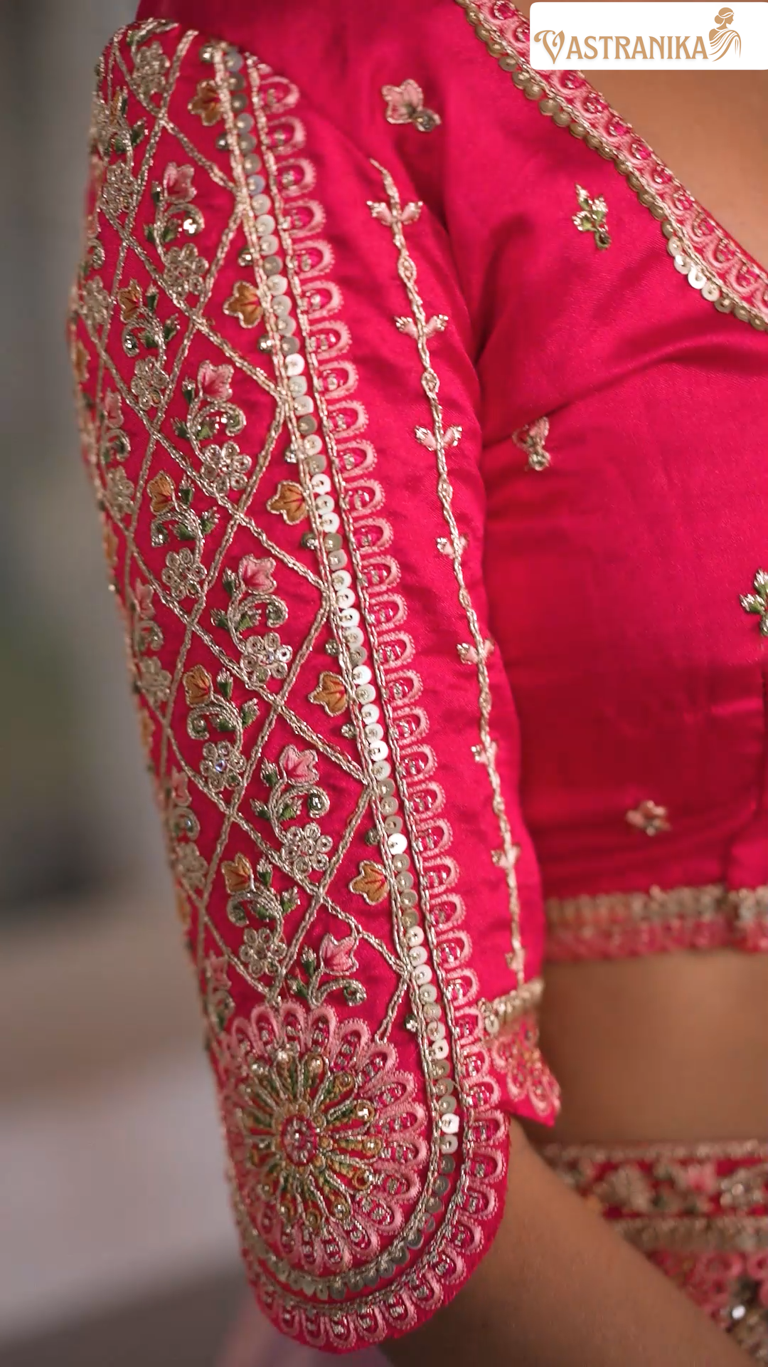 Blush Petal Pink Crepe Silk Saree with Designer Blouse & Hand-Embroidered Purse – by Vastranika 1004