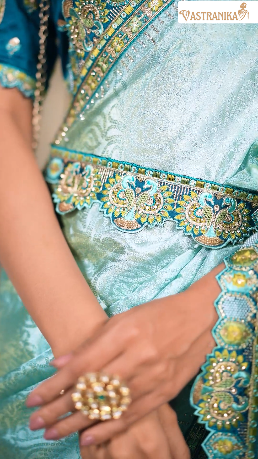 Seafoam Green Jacquard Chinon Crepe Silk Saree with Designer Blouse & Handcrafted Purse – Vastranika 1003