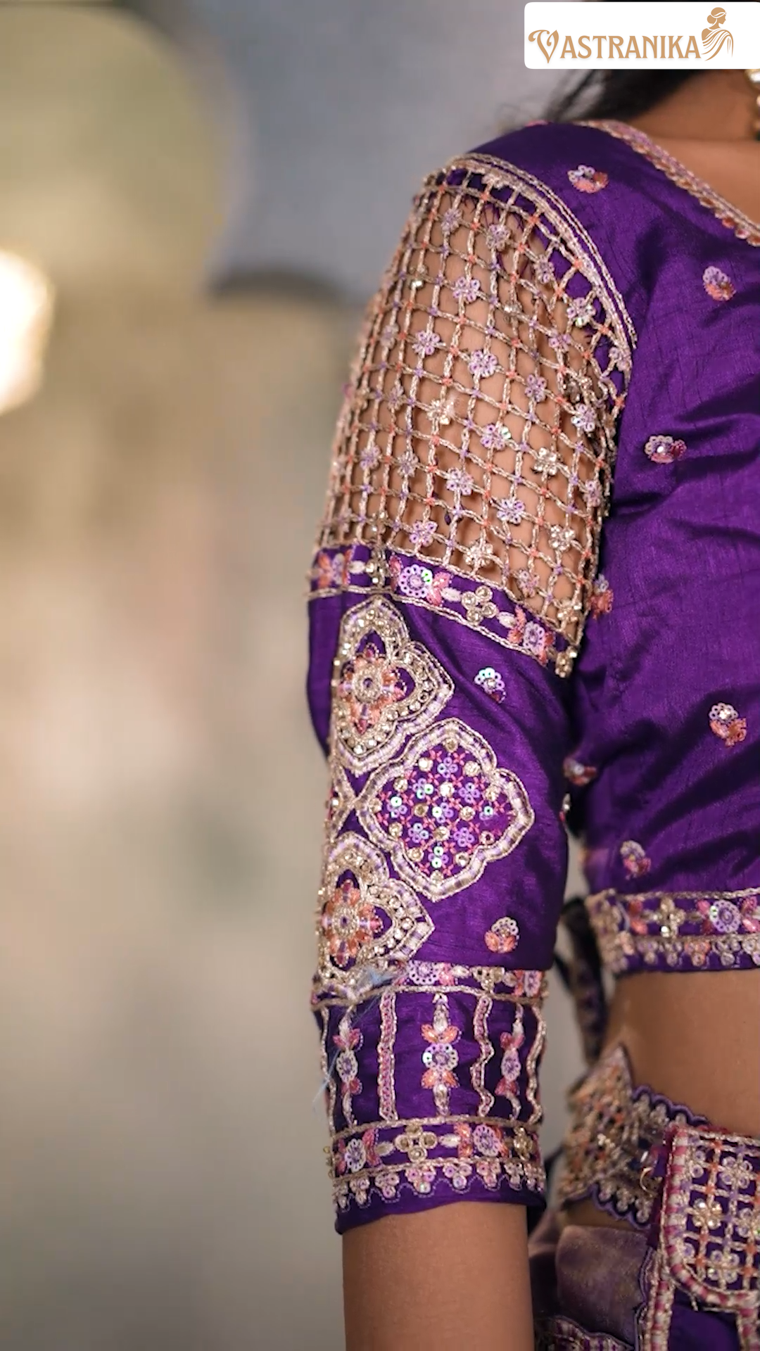Lavender Jacquard Chinon Crepe Silk Saree with Royal Purple Blouse & Handcrafted Purse – Vastranika 1001